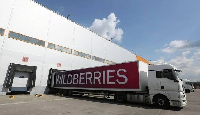 Wildberries в Воронежской области потерял десятки тысяч «квадратов» после атаки — спутниковые снимки