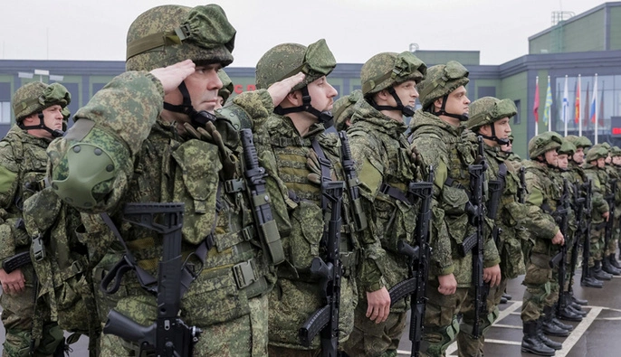 Гарматне м'ясо під чужим прапором: як Кремль формує псевдоукраїнські "батальйони"