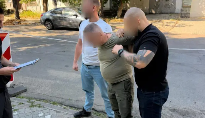 У Миколаєві посадовця ТЦК спіймали на хабарі у 15 000 доларів — ОГП