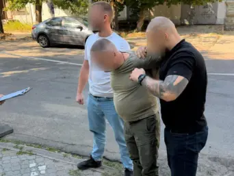 У Миколаєві посадовця ТЦК спіймали на хабарі у 15 000 доларів — ОГП