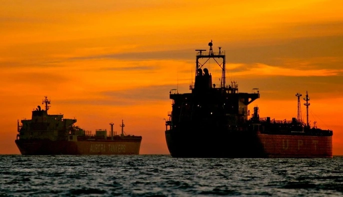 Reuters: масштабний розлив нафти у районі Ормузу загрожує екологічною катастрофою