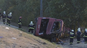 Польща відправляє літак за своїми громадянами, які постраждали у аварії автобуса в Угорщині