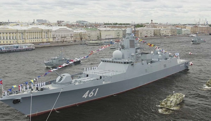 РФ опрокидывает свои боевые корабли в Балтийское море