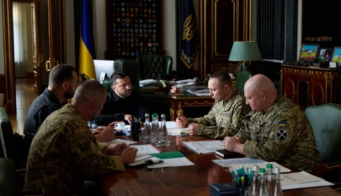 Зеленський анонсував кадрові рішення для зміцнення військового управління: деталі