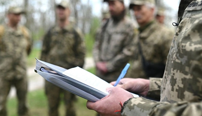 Десять військовослужбовців одного з ТЦК та СП Одеси отримали підозру у катуванні людей