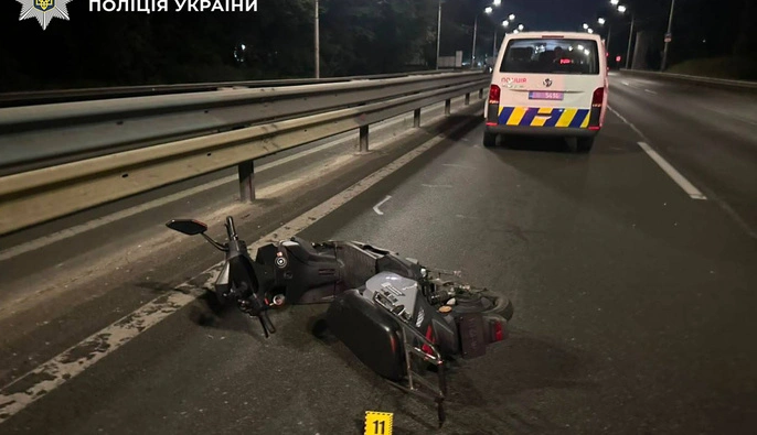 В Киеве водитель авто сбил насмерть скутериста
