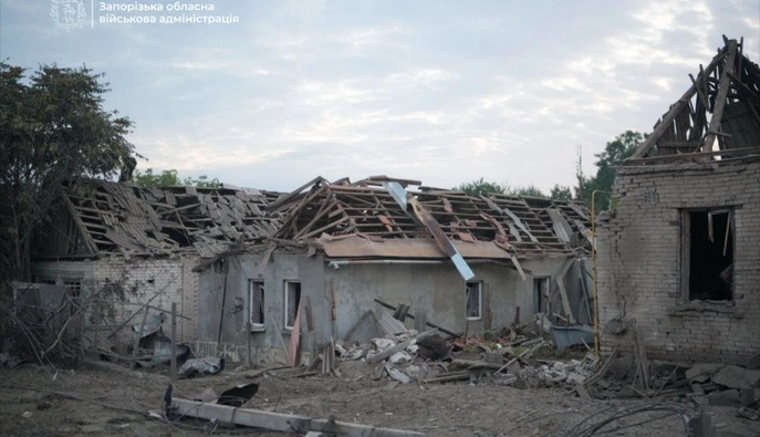Запорожье утром атаковали КАБами: дом разрушен, есть погибший