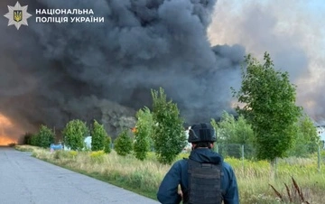 Росіяни атакували продуктові склади та обʼєкти "Червоного Хреста" у Броварах