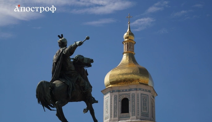 В Киеве полностью открыли памятник Богдану Хмельницкому после очистки – фото