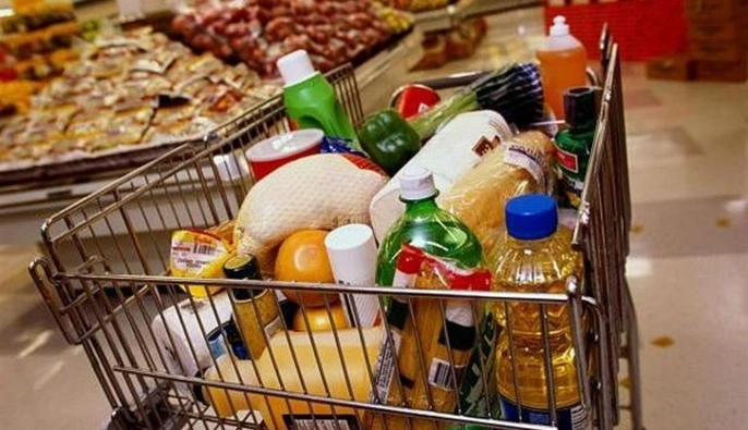 Економіст розповів, чи подорожчають продукти через удари РФ по логістичних центрах