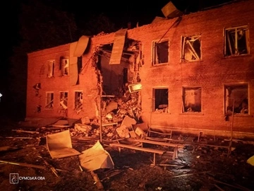 У Сумах російський удар пошкодив двоповерховий будинок: є постраждалі