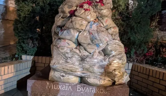 Булгакова хотели вернуть на Андреевский спуск: чем закончилась история с петицией