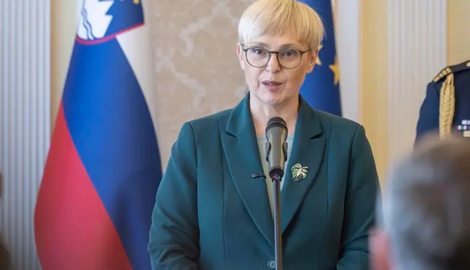 Президентку Словении подозревают в связях российской разведкой: причиной стало обычное ДТП