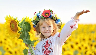 «Нам есть за что бороться и кого любить»! Трогательные поздравления и красивые открытки с Днем Независимости Украины