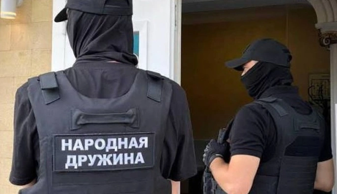 Оккупанты создают «народную дружину» из жителей Мариуполя для контроля улиц