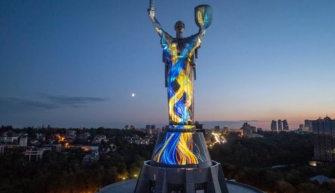 Монумент «Батьківщина-Мати» стала аудіовізуальною артінсталяцією, меценатом якої виступила ГК Autostrada