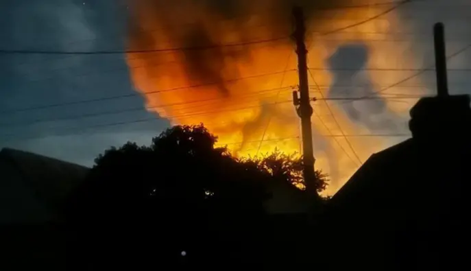 Краснодарский край и Ростовская область подверглись нападению: возле НПЗ вспыхнул пожар