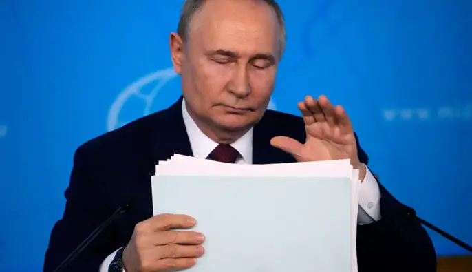 Путін підписав три закриті укази на тлі візиту директора ЦРУ до РФ