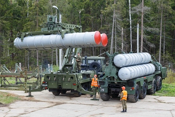 До 17 пускових С-400 можуть бити по Україні: у ГУР розповіли про російський арсенал