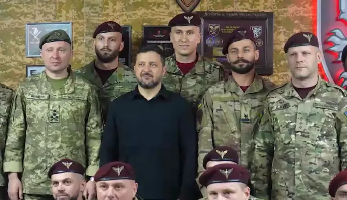 Драпатий та Зеленський зустрілися з бійцями на Олександрівському напрямку
