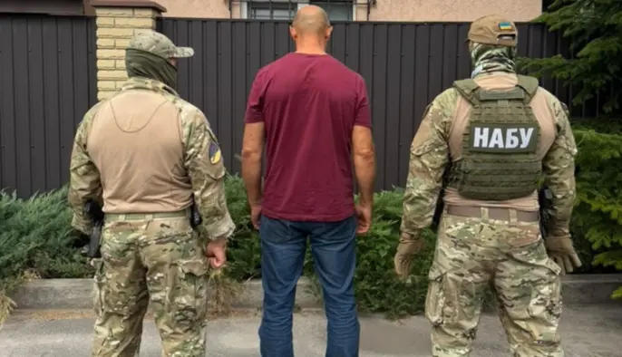 Вимагали мільйони за прийняття РЕБ для ЗСУ: НАБУ затримало двох військових