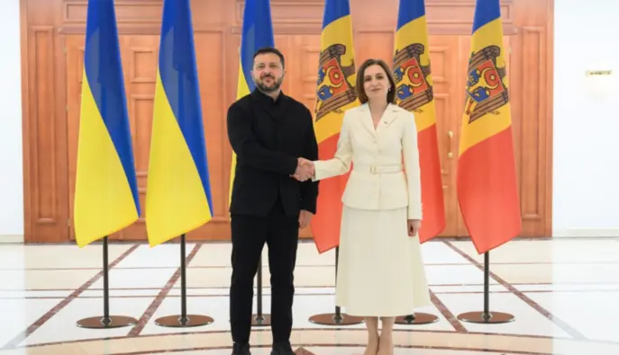 Орден Республіки: Санду відзначила Зеленського найвищою нагородою