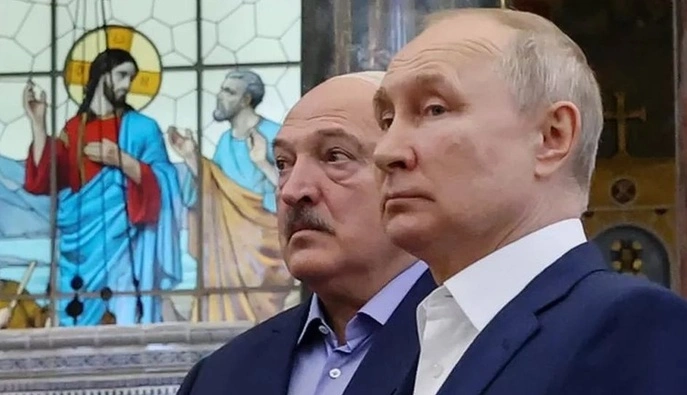 Лукашенко маневрирует между зависимостью от России и нежеланием вступать в войну: эксперт рассказал детали