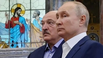 Лукашенко маневрує між залежністю від Росії та небажанням вступати у війну: експерт розповів деталі