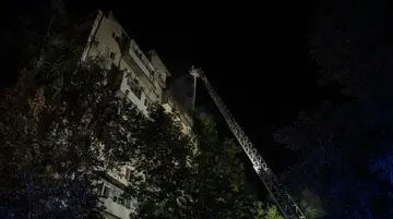 У Києві після атаки РФ постраждали двоє людей, горіла багатоповерхівка