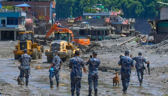 Повені в Непалі: кількість загиблих зросла до 794, тисячі зникли безвісти