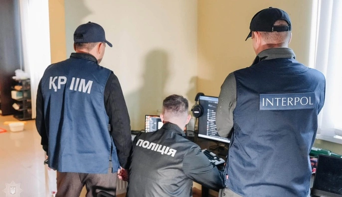 Полиция Украины, Албании и Казахстана провела спецоперацию против "Химпрома": семь человек взяли под стражу