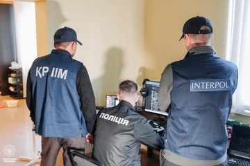 Поліція України, Албанії та Казахстану провела спецоперацію проти "Хімпрому": сімох людей взяли під варту