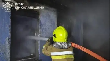 На Миколаївщині через атаку РФ загорівся склад харчової промисловості