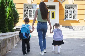 Родителям стоит знать о новых правилах в школах и детских садах: что изменится с 1 сентября