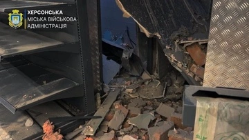 Росіяни атакували супермаркет у Херсоні: постраждала дитина