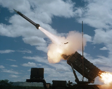 Європа тисне на Іспанію та Грецію щодо передачі Україні ракет для Patriot — Bloomberg