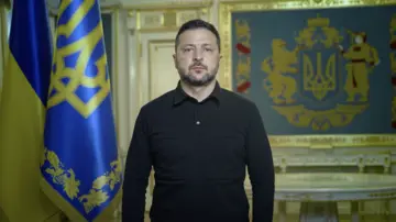"Російське небо стає повністю небезпечним": Зеленський попередив авіакомпанії