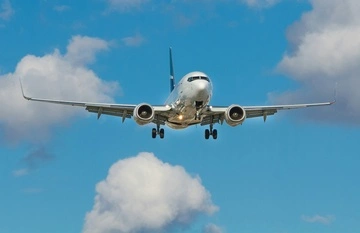 Перші авіакомпанії почали відмовлятися від рейсів до Росії — Зеленський