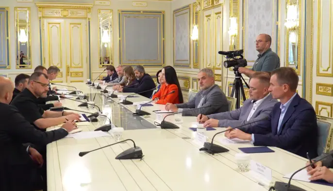 Зеленский встретился с представителями украинского бизнеса: анонсировал расширение поддержки