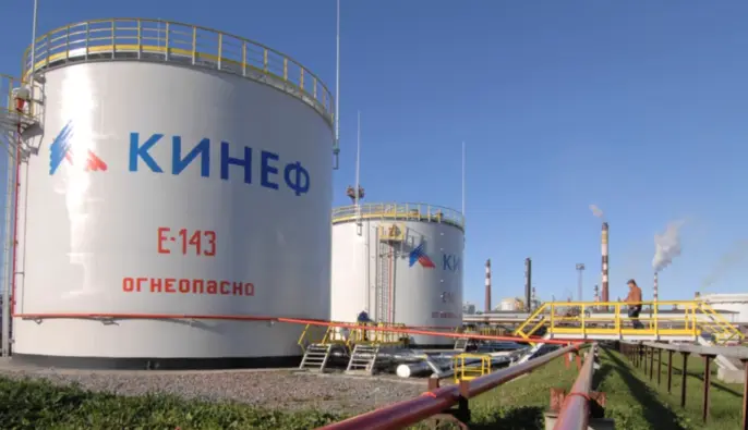 Другий за потужністю НПЗ Росії зупинився після атаки дронів
