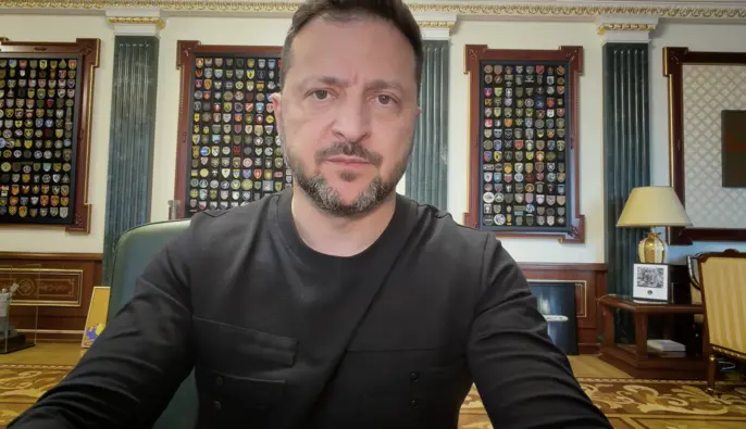 Зеленский: Есть сигналы от авиакомпаний, что небо РФ стало простором для дронов, а не гражданских самолетов