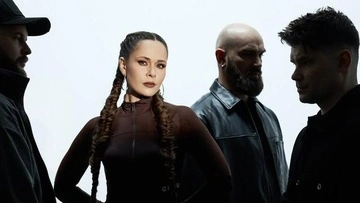 "Дякую за нашу сім'ю": Саніна привітала чоловіка з кришталевим весіллям