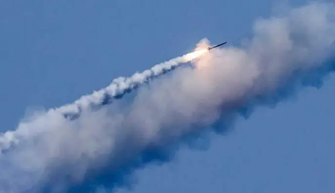 Удар РФ по промисловому підприємству на Дніпропетровщині: є загиблі