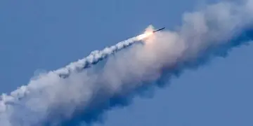 Удар РФ по промисловому підприємству на Дніпропетровщині: є загиблі