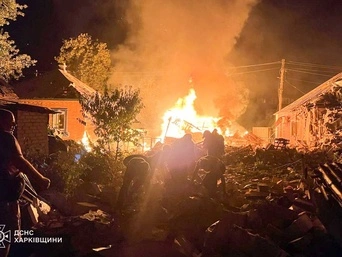 Окупанти атакували житловий будинок у Чугуєві: загинули троє людей, серед них — дитина