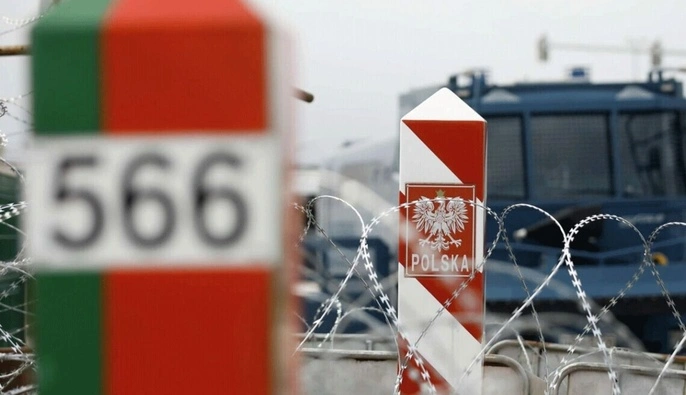 На территорию Польши из Белоруссии мог залететь неизвестный объект: в небо поднимали вертолет