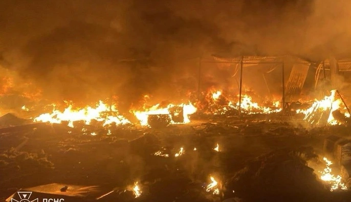 Киев атаковали баллистическими ракетами: есть погибшие, в пяти районах — пожары