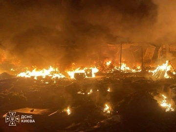 Київ атакували балістичними ракетами: є загиблі, у п’яти районах пожежі