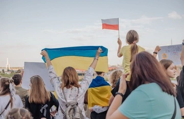 Украинцы не "сидят на шее" польского налогоплательщика: посол назвал ключевые цифры
