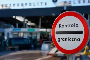 Чи можуть у Польщі обмежити перебування військовозобов'язаних українців: відповідь посла